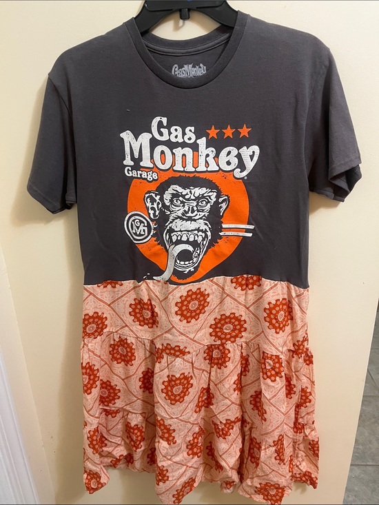 Dresses & Skirts - Gas Monkey Charcoal & Orange Midi Dress
